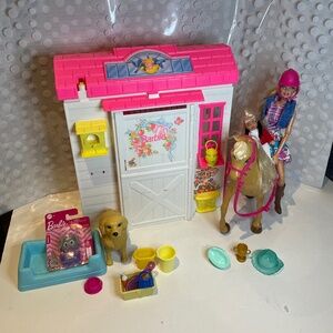 Vintage Barbie Feeding Fun Stable (1996) & 2 seater Sisters horse